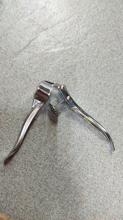 Manual Aluminum Garlic Crusher & Ginger Mincer – Effortless Kitchen Essential 🧄✨