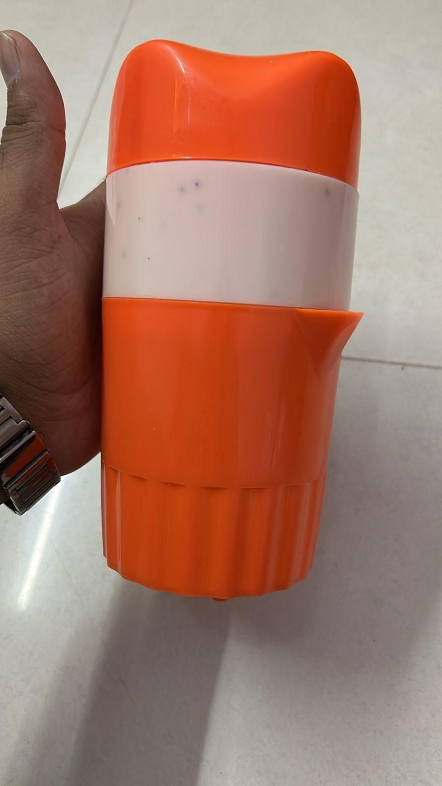 Manual Juicer Machine with Strainer & Container – Fresh Juice Maker for Fruits & Vegetables 🍎🍋