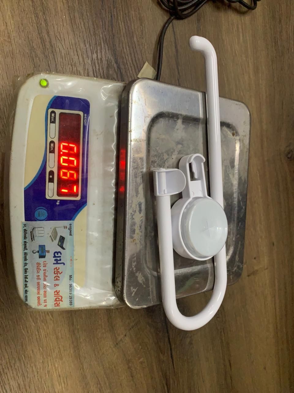 Towel Holder – Stylish, Strong & Space-Saving Solution!